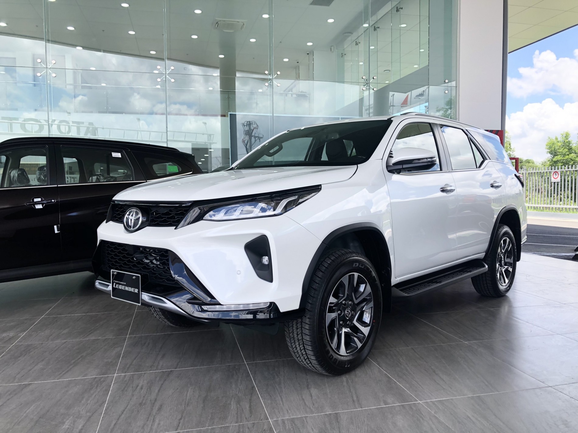 fortuner-legender_36